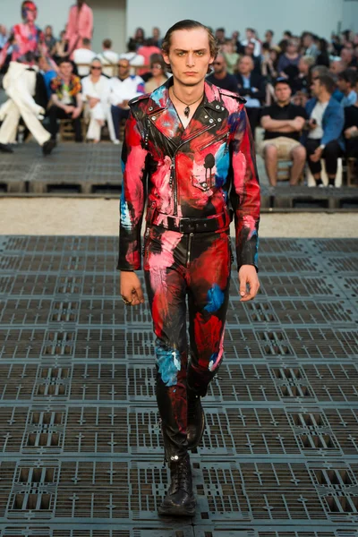 Look 22